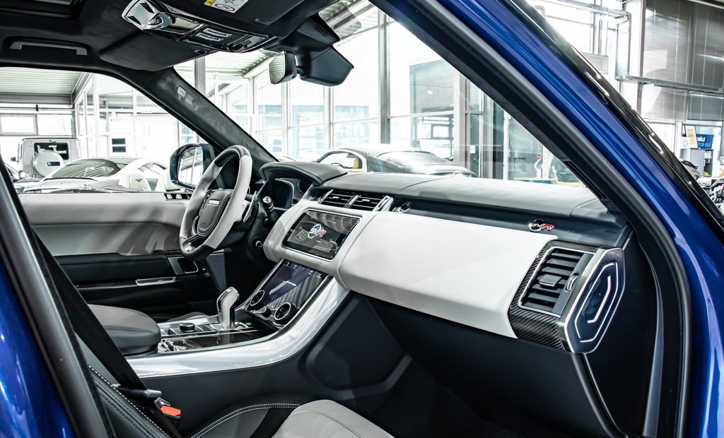 Range Rover Sport SVR AWD | nový model skladem | německé nové auto | benzín 575 koní | luxusní SUV | auto ihned k předání | nákup online na AUTOiBUY.com